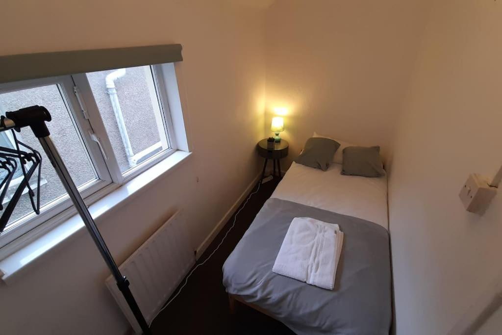 Spacious 4 Bedroom, Free Netflix, Central Location Cardiff Kültér fotó