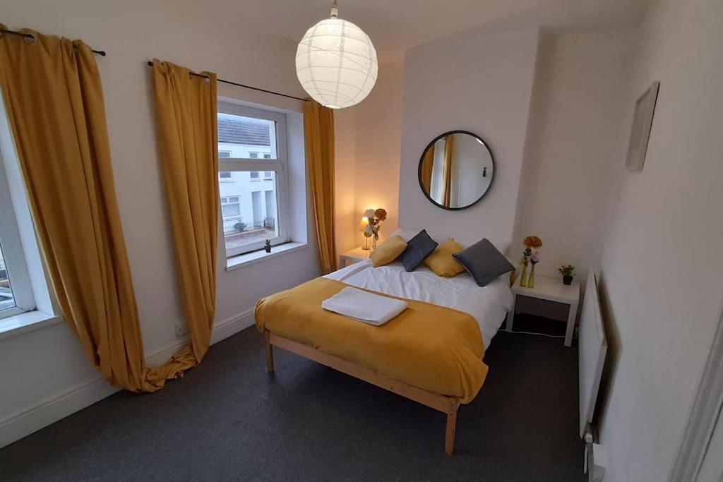 Spacious 4 Bedroom, Free Netflix, Central Location Cardiff Kültér fotó