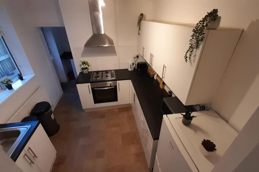 Spacious 4 Bedroom, Free Netflix, Central Location Cardiff Kültér fotó