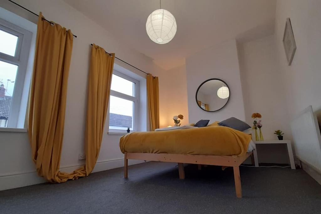 Spacious 4 Bedroom, Free Netflix, Central Location Cardiff Kültér fotó