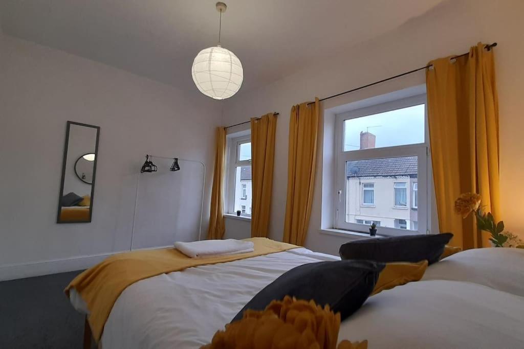 Spacious 4 Bedroom, Free Netflix, Central Location Cardiff Kültér fotó