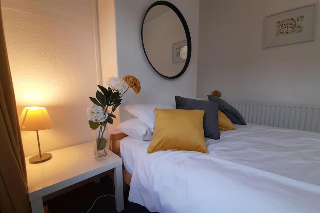Spacious 4 Bedroom, Free Netflix, Central Location Cardiff Kültér fotó