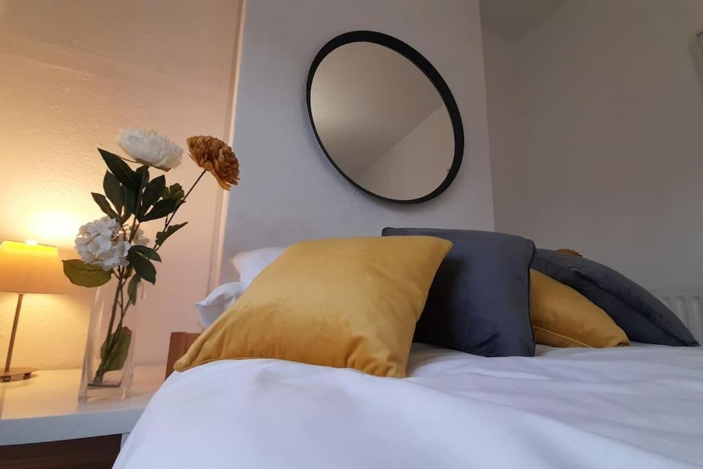 Spacious 4 Bedroom, Free Netflix, Central Location Cardiff Kültér fotó