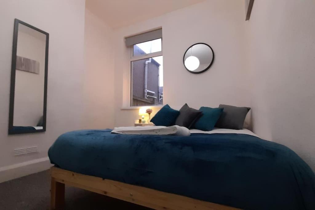 Spacious 4 Bedroom, Free Netflix, Central Location Cardiff Kültér fotó