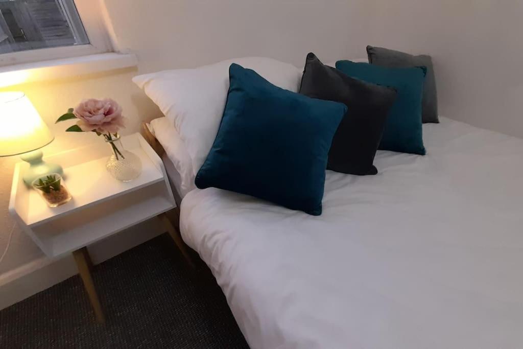 Spacious 4 Bedroom, Free Netflix, Central Location Cardiff Kültér fotó