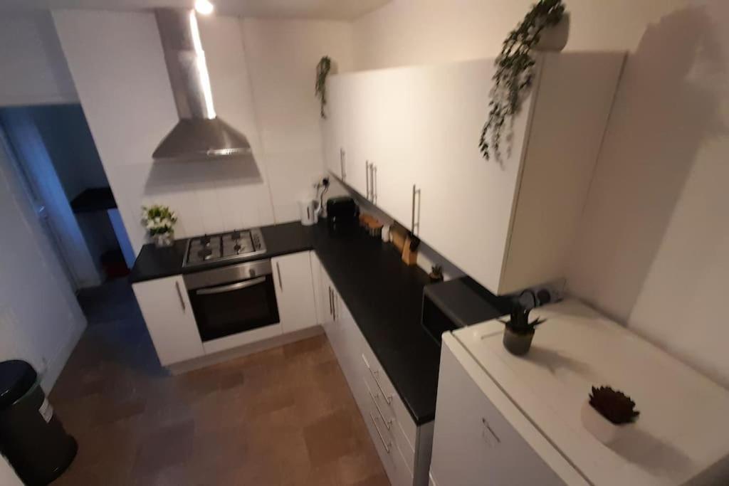 Spacious 4 Bedroom, Free Netflix, Central Location Cardiff Kültér fotó