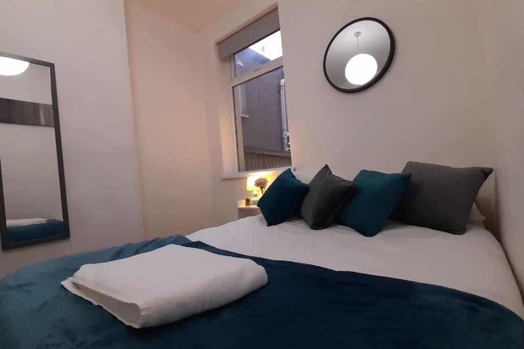 Spacious 4 Bedroom, Free Netflix, Central Location Cardiff Kültér fotó
