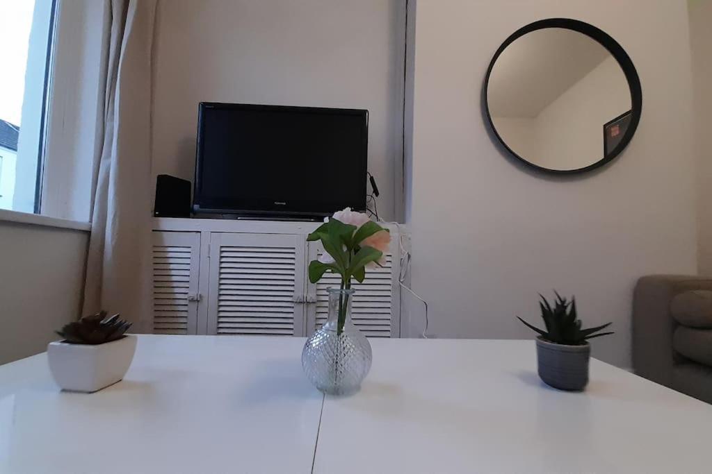 Spacious 4 Bedroom, Free Netflix, Central Location Cardiff Kültér fotó