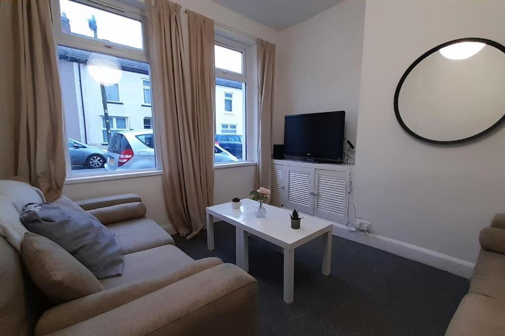 Spacious 4 Bedroom, Free Netflix, Central Location Cardiff Kültér fotó