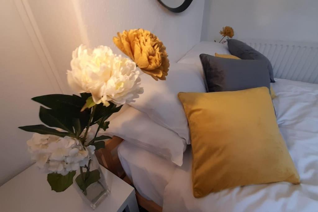 Spacious 4 Bedroom, Free Netflix, Central Location Cardiff Kültér fotó