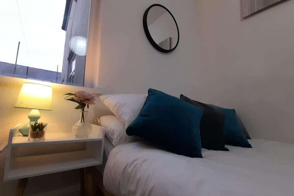 Spacious 4 Bedroom, Free Netflix, Central Location Cardiff Kültér fotó